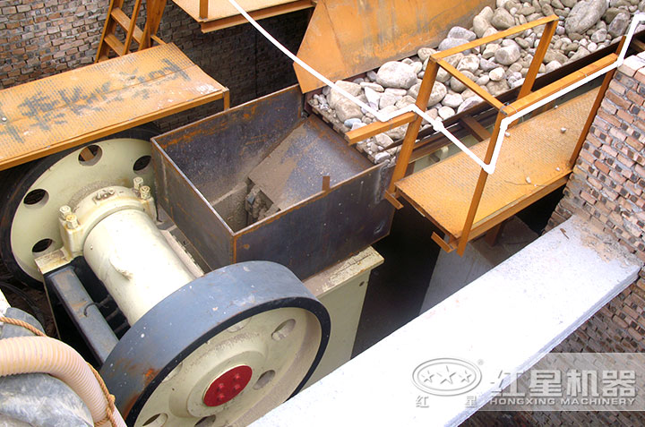 顎式破碎機(jī)、給料機(jī)