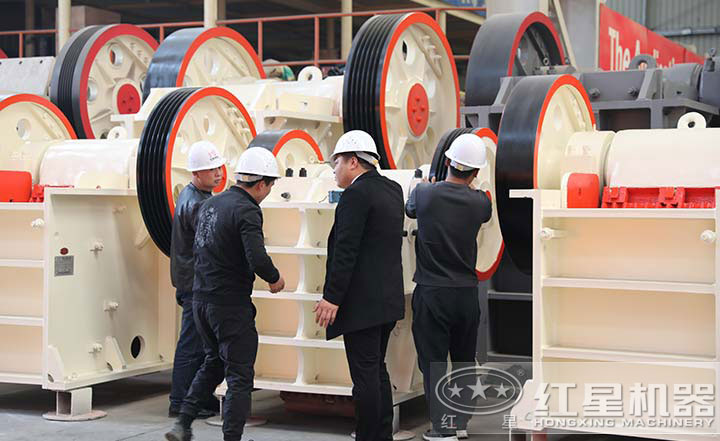 用戶來廠考察，多種設備型號讓用戶眼見為實