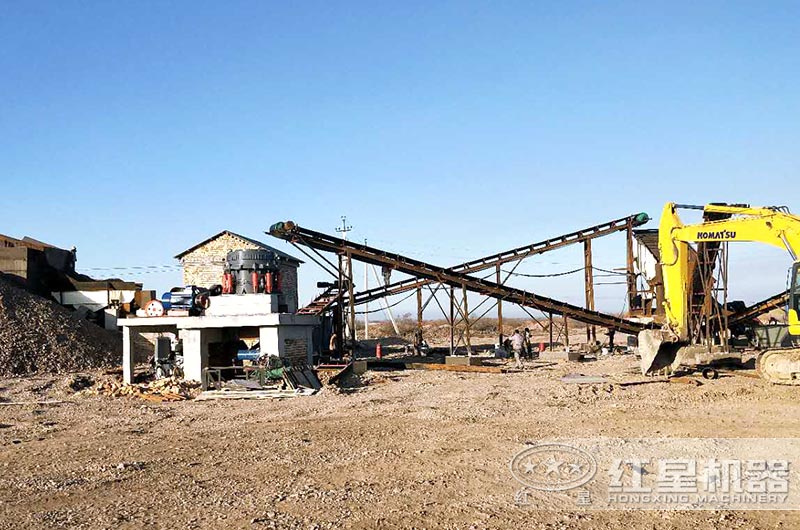 顎式破碎機(jī)、圓錐破碎機(jī)作業(yè)現(xiàn)場
